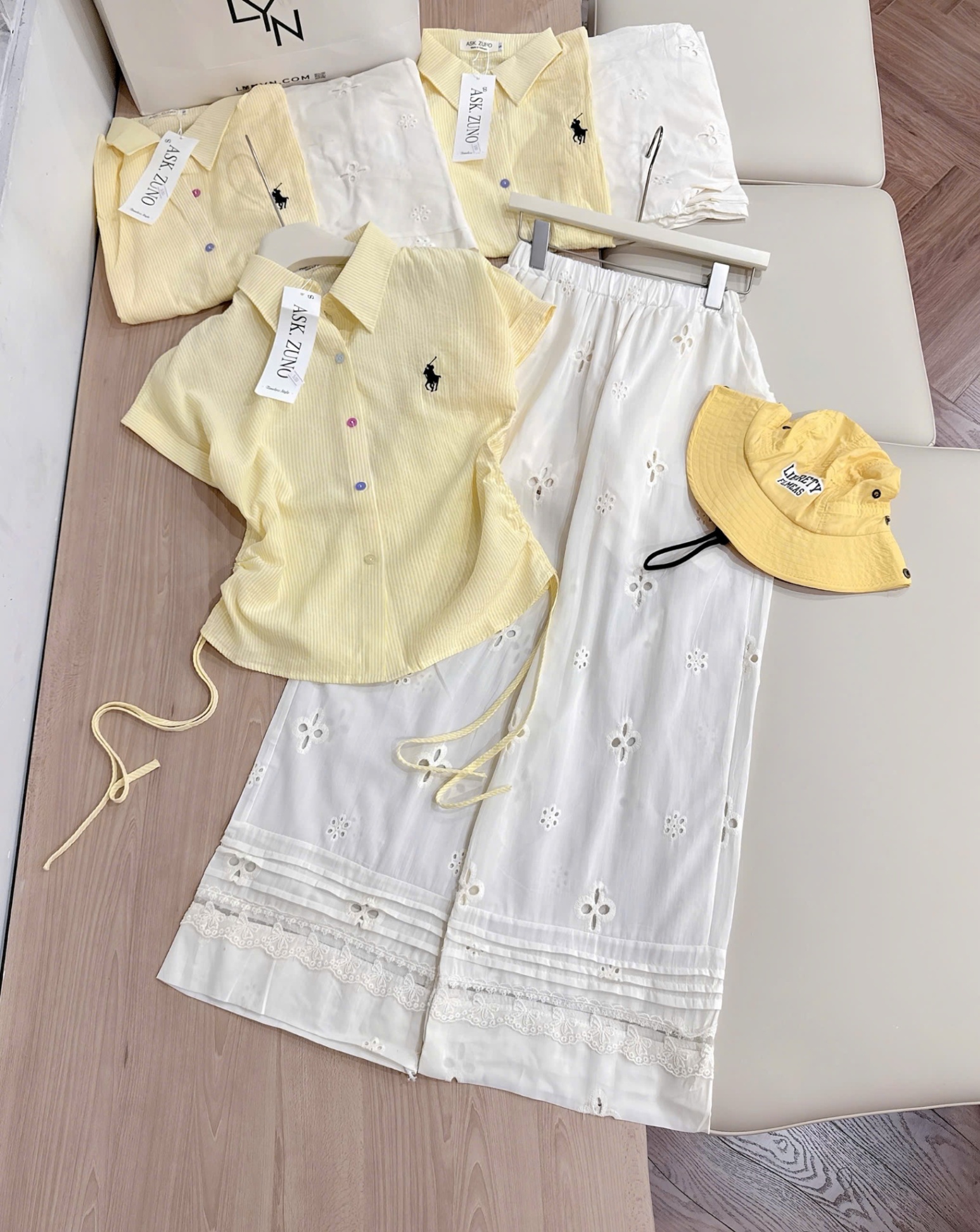 A800 - SET BỘ SƠ MI VÀNG RÚT EO NGỰA QUẦN ĐŨI THÊU HOA