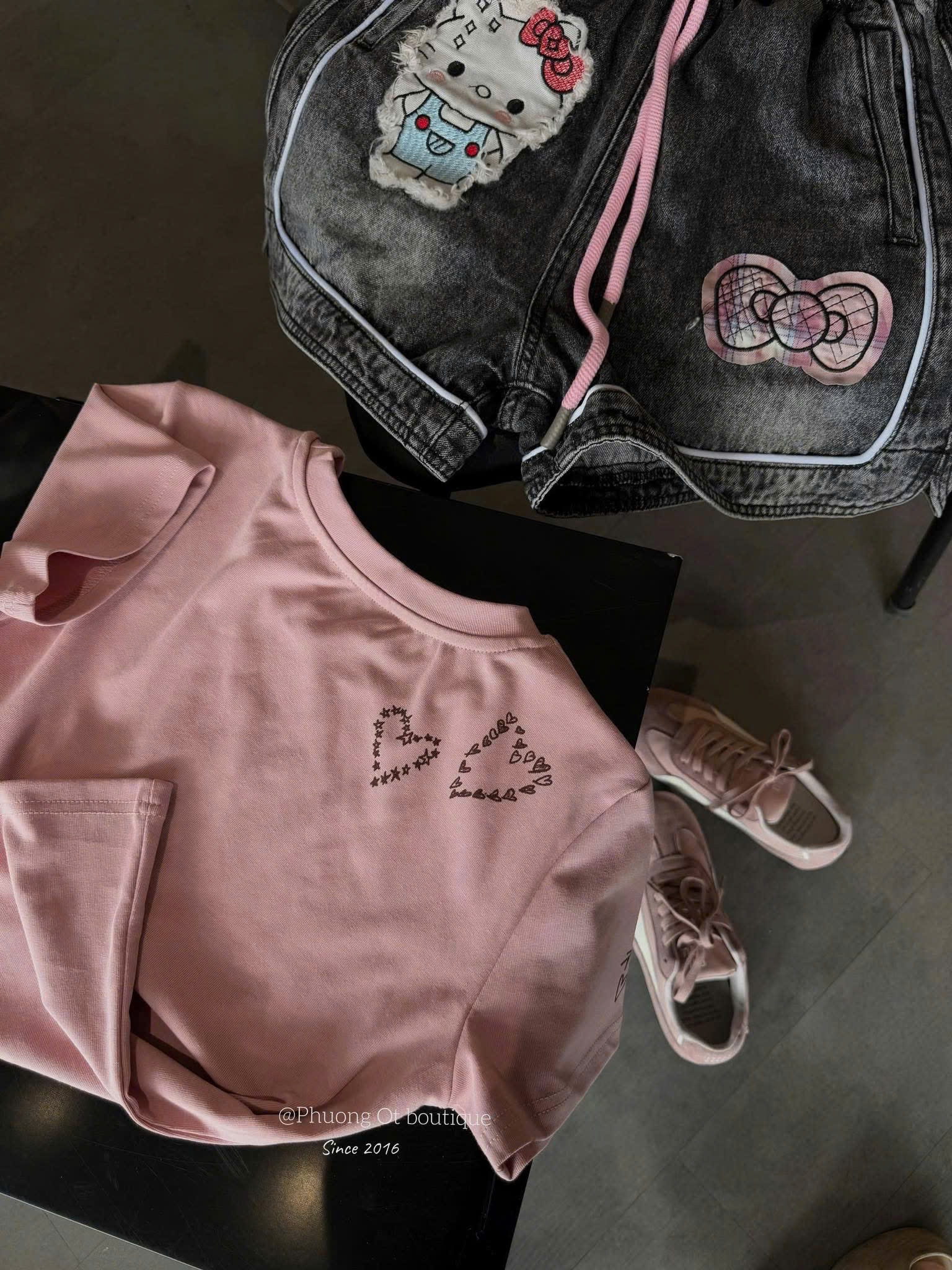 A943 -(GOM) SET ÁO CỘC KITTY HỒNG QUẦN JEAN SHORT