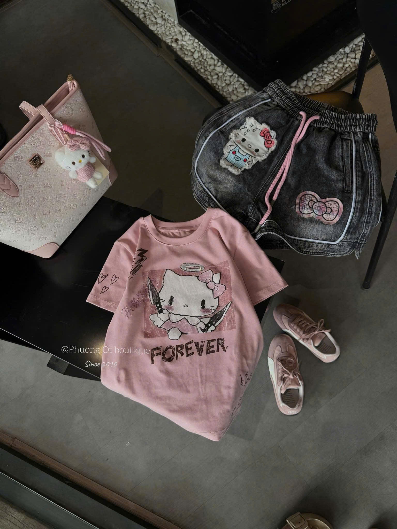 A943 -(GOM) SET ÁO CỘC KITTY HỒNG QUẦN JEAN SHORT