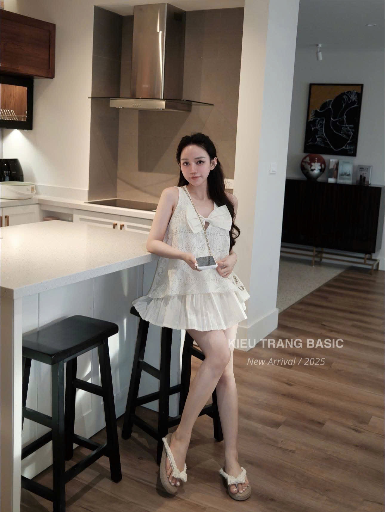 C213 - (GOM) SET ÁO REN MIX CHÂN VÁY XẾP LY