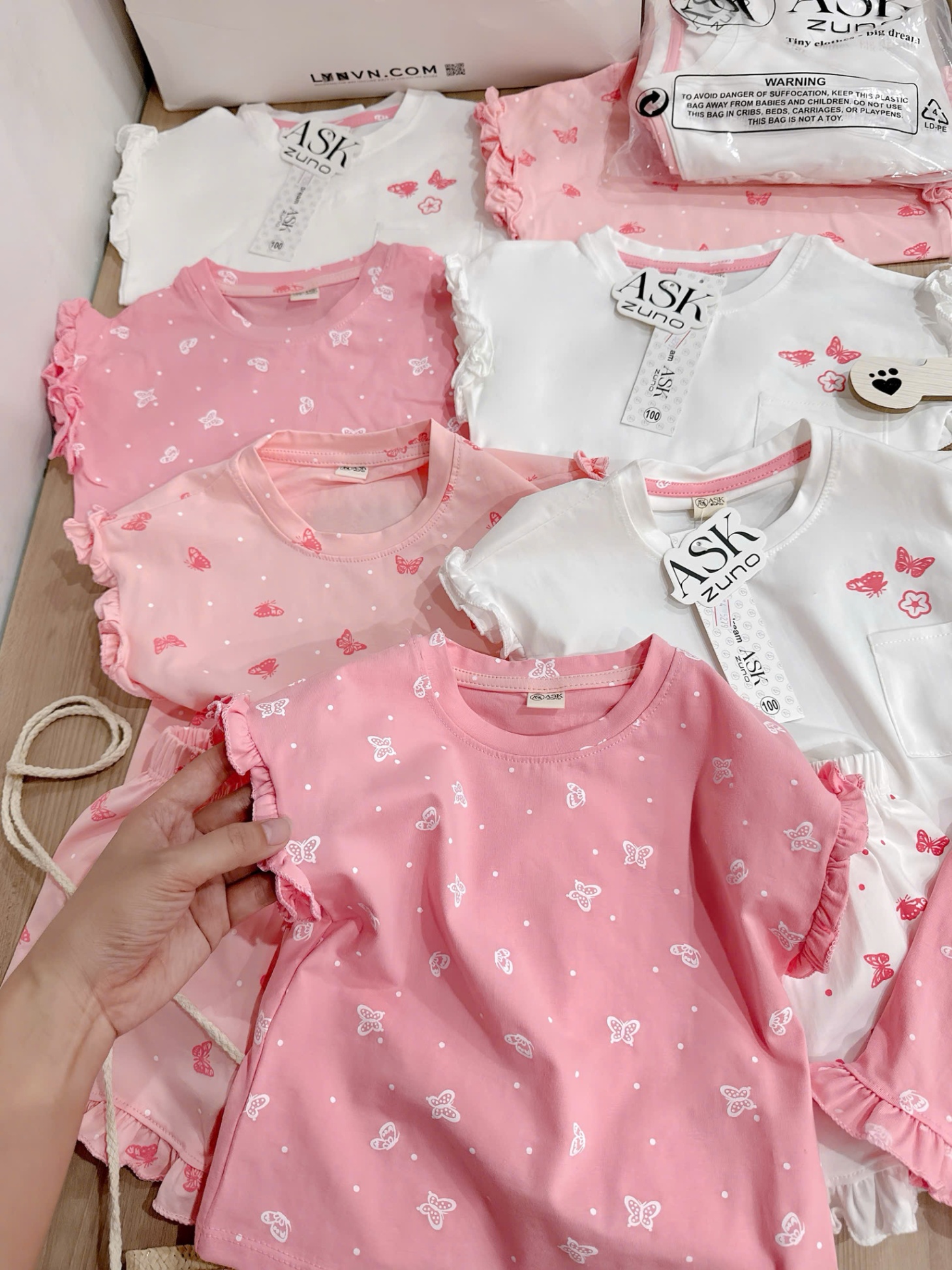 B379 - SET 3 BỘ BƯỚM HỒNG SÁT NÁCH BÈO