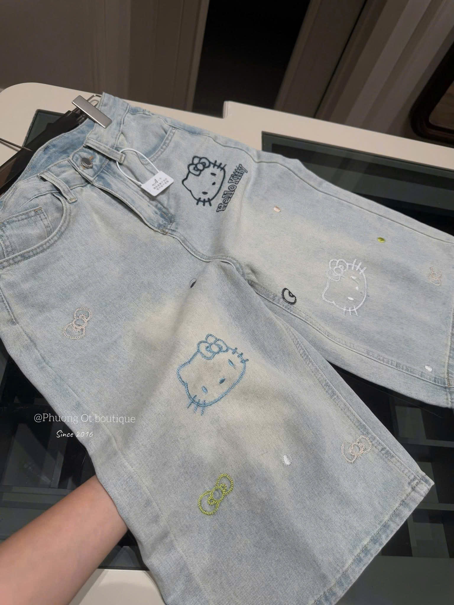 B626 - (GOM) SET BỘ HELLO KITTY TRẮNG QUẦN JEAN