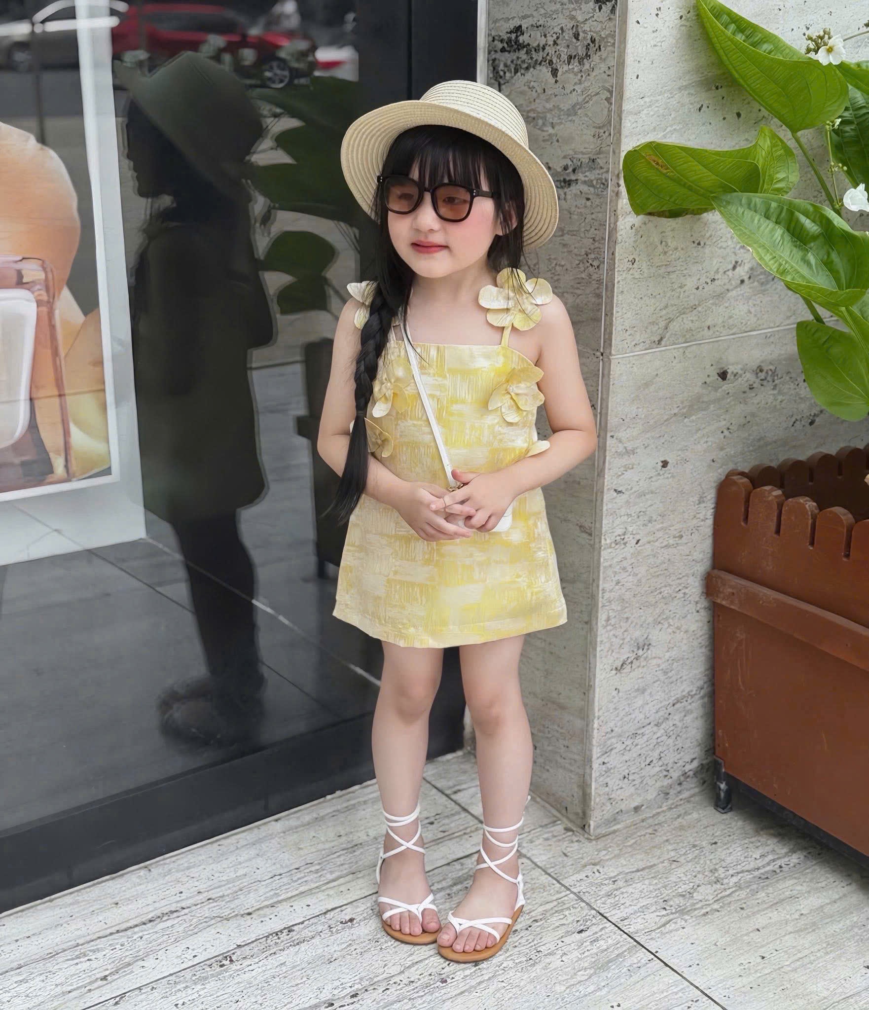B856 - (GOM) VÁY VÀNG LOANG ĐÍNH HOA