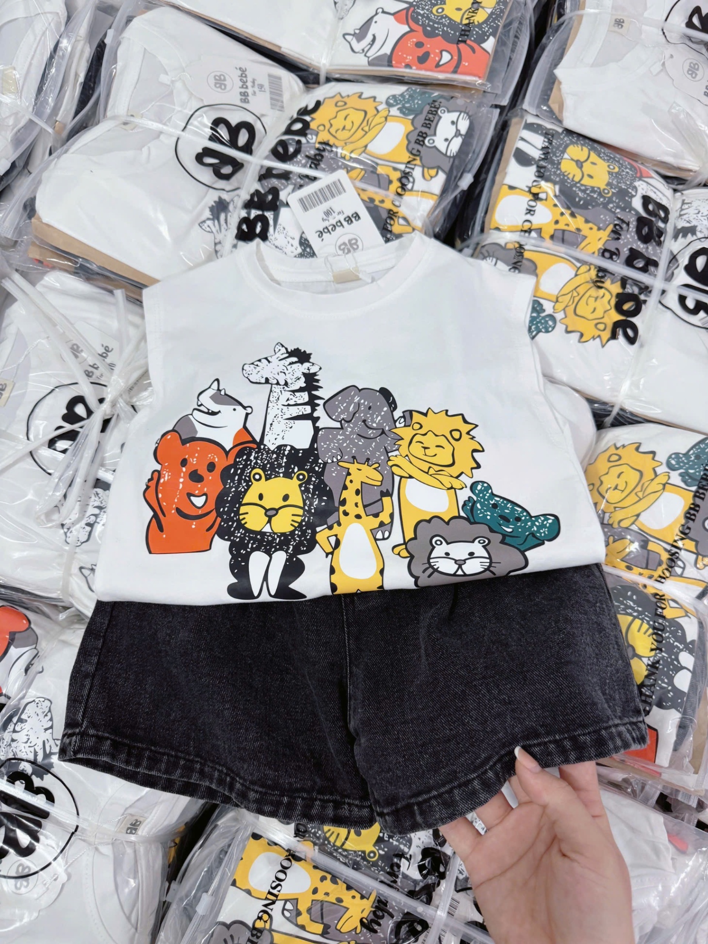 B854 - SET BA LỖ TRẮNG CON VẬT QUẦN JEAN ĐEN
