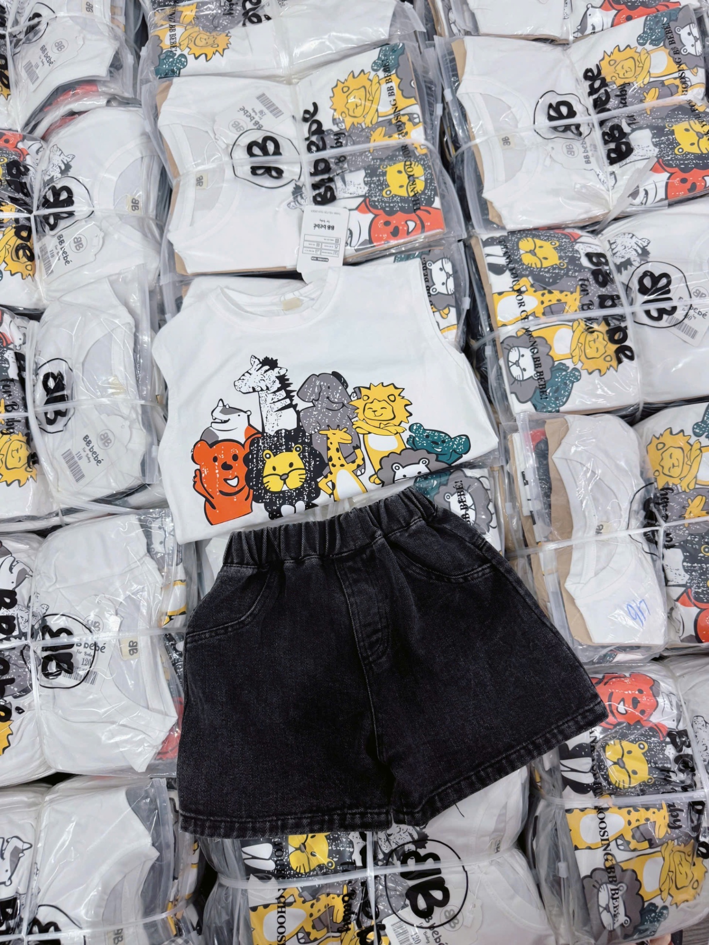 B854 - SET BA LỖ TRẮNG CON VẬT QUẦN JEAN ĐEN