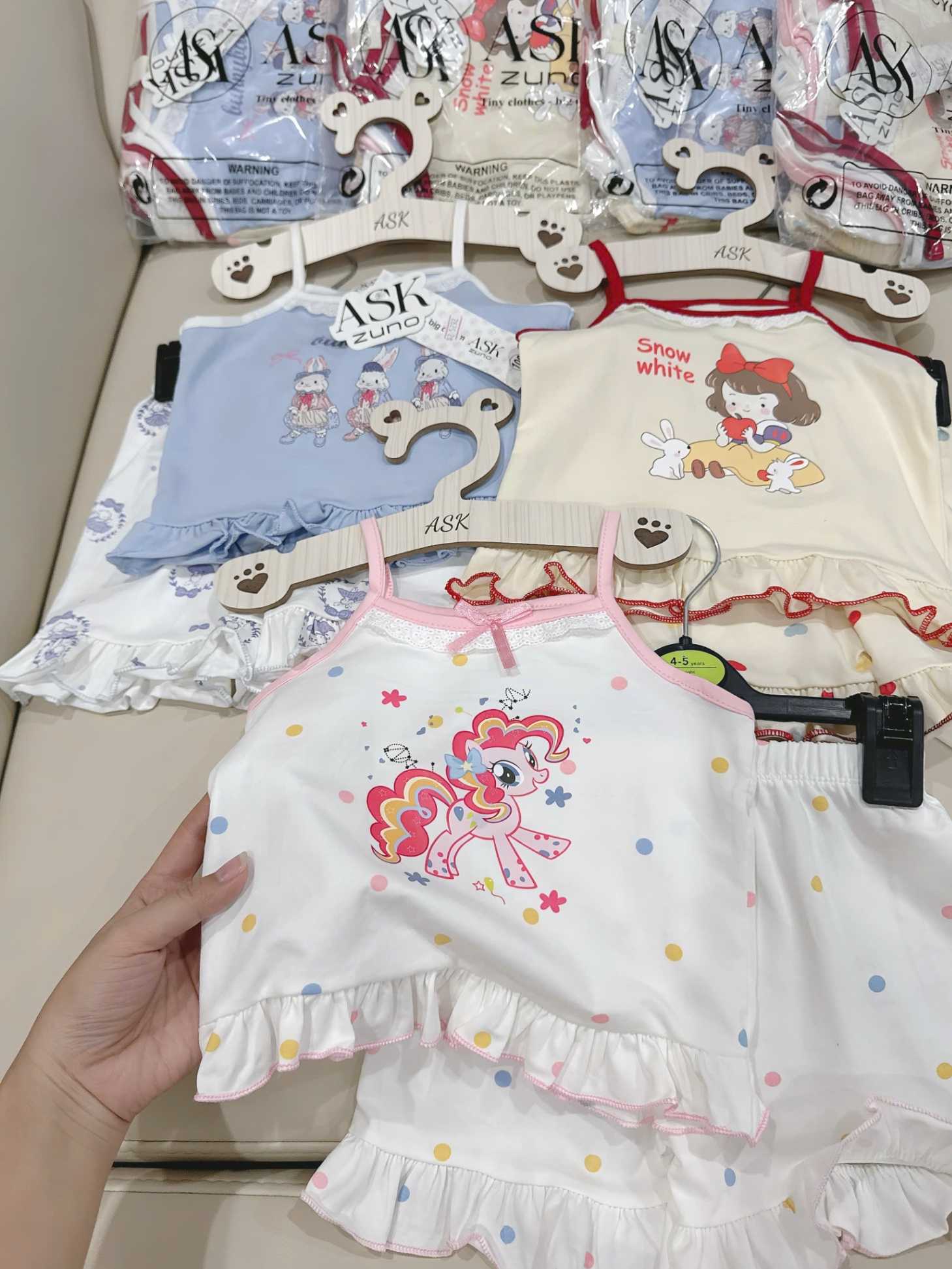 C274 - SET 3 BỘ BẠCH TUYẾT ĐỎ PONY HỒNG THỎ XANH
