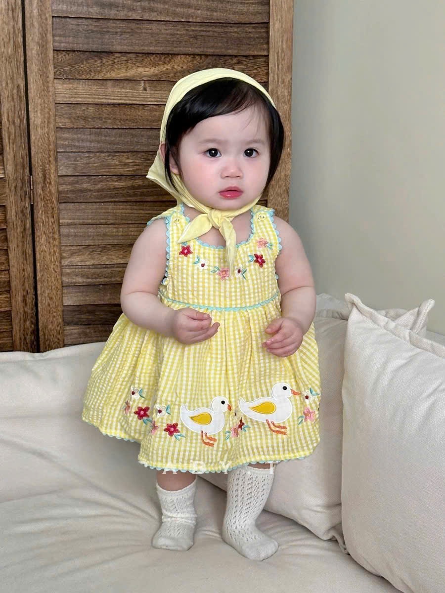 C262 - VÁY ĐŨI VÀNG VỊT KÈM KHĂN