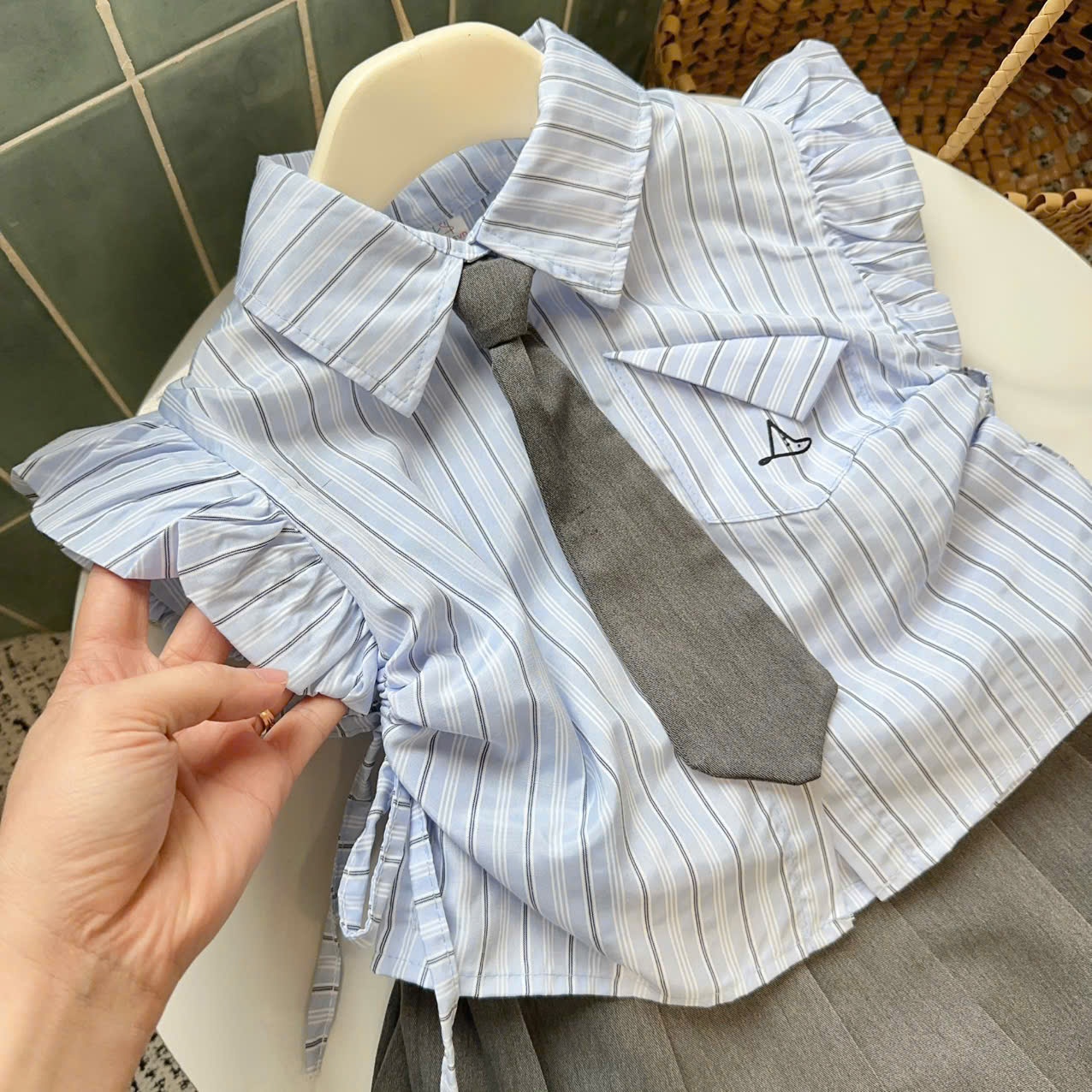 C92 - SET ÁO SƠ MI KẺ TAY BỒNG MIX CV KÈM CAVAT