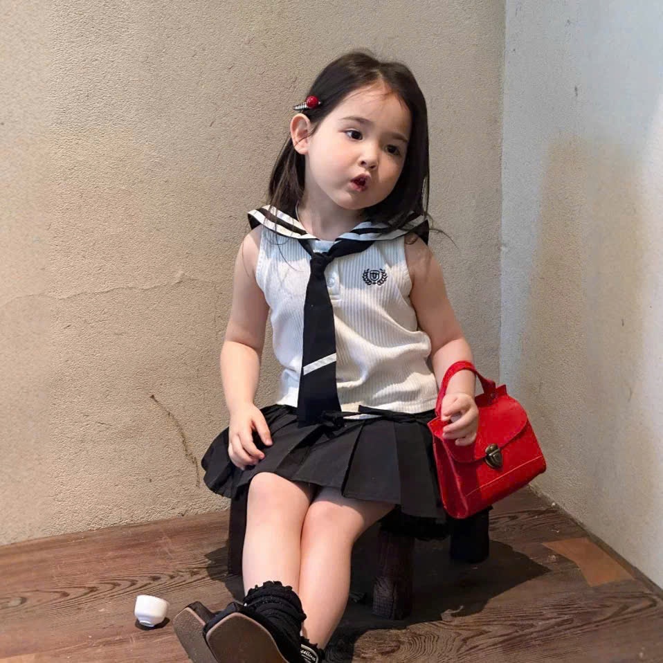 B831 - SET HỌC SINH CỔ THỦY THỦ CV XẾP LY KÈM NƠ BUỘC