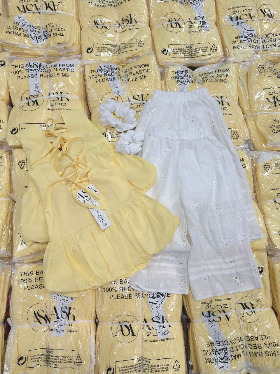 B802 - SET ÁO BÍ VÀNG MIX QUẦN THÊU BOI KÈM DÂY BUỘC TÓC