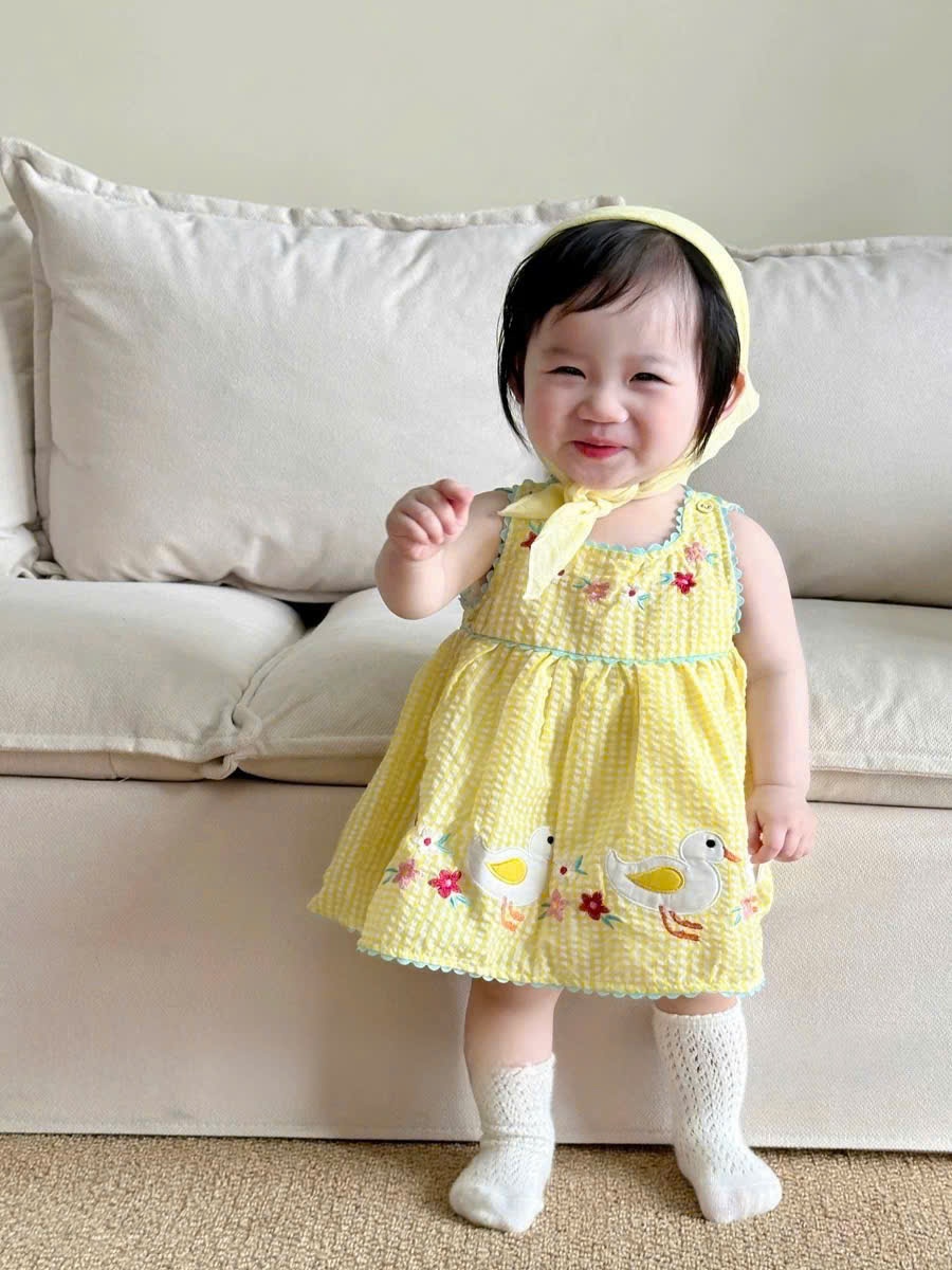 C262 - VÁY ĐŨI VÀNG VỊT KÈM KHĂN