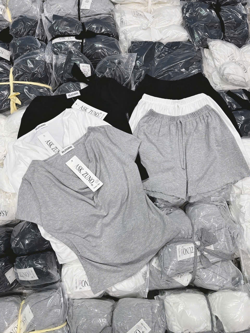 C192 - SET BỘ NGỦ CỔ NHẤN MÚT NGỰC 3 MÀU