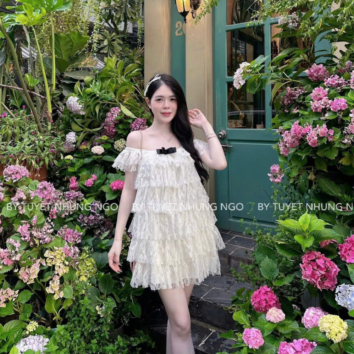 B884 - (GOM) VÁY TƠ REN TẦNG 2 LỚP NƠ ĐEN ĐÍNH NGỰC