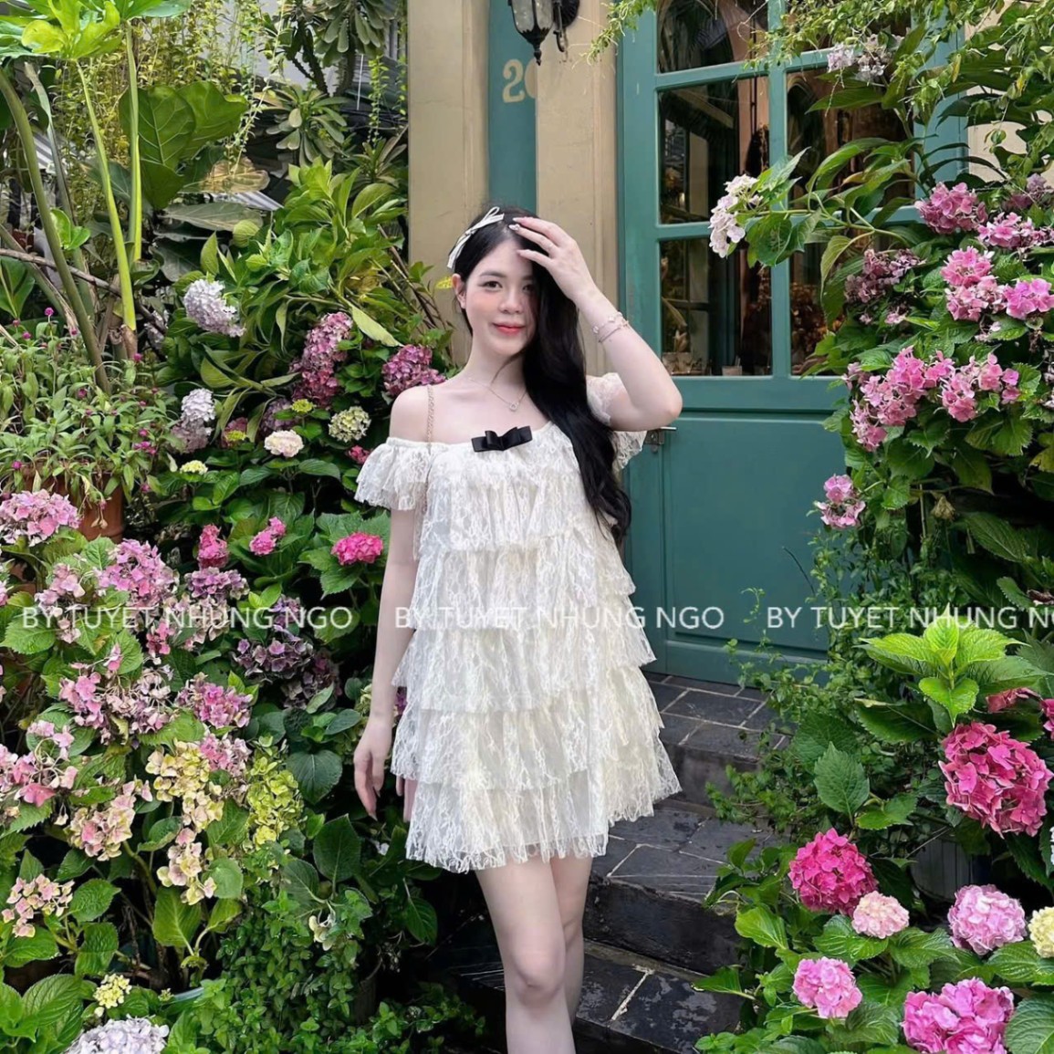 B884 - (GOM) VÁY TƠ REN TẦNG 2 LỚP NƠ ĐEN ĐÍNH NGỰC