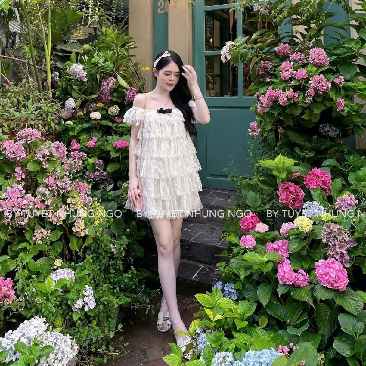 B884 - (GOM) VÁY TƠ REN TẦNG 2 LỚP NƠ ĐEN ĐÍNH NGỰC