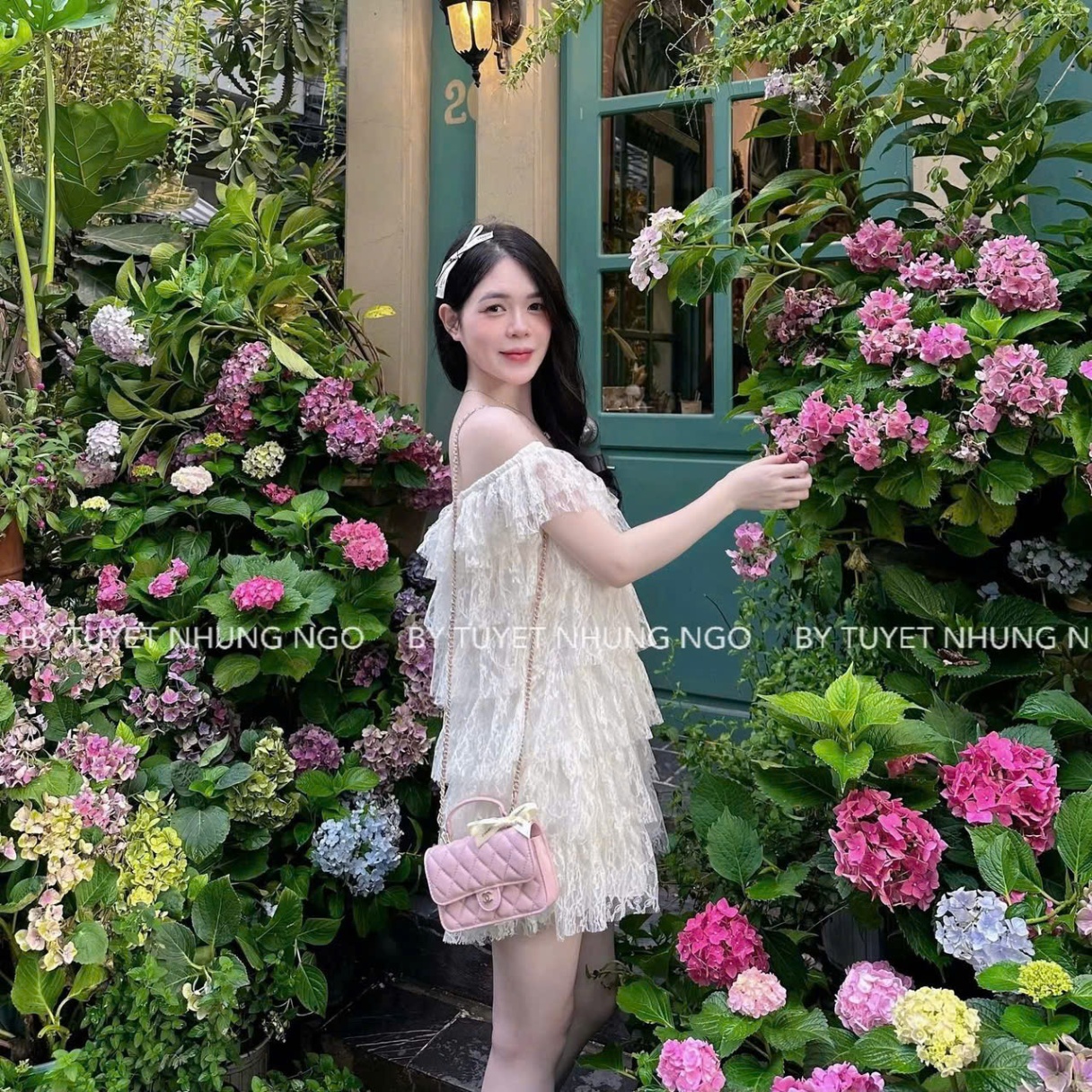 B884 - (GOM) VÁY TƠ REN TẦNG 2 LỚP NƠ ĐEN ĐÍNH NGỰC