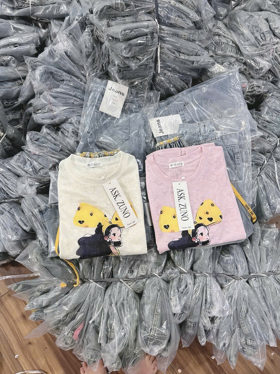B142 - SET ÁO REN HỌA TIÊT CÔ GÁI NƠ VÀNG QUẦN JEAN