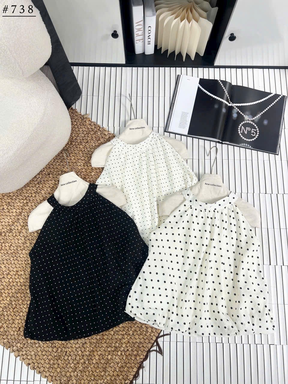 B474 - (GOM) ÁO YẾM CHẤM BI 3 MÀU