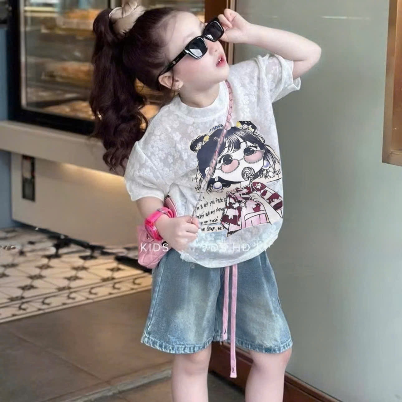 A517 - SET ÁO REN CÔ GÁI ĐEO KÍNH CẦM KẸO QUẦN JEAN