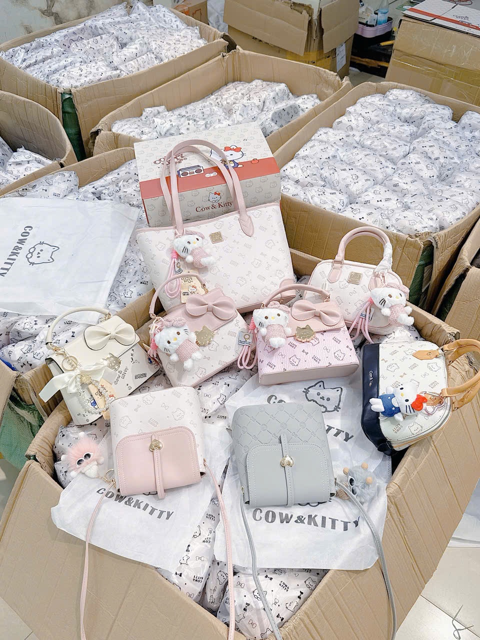 C78 - TÚI XÁCH KITTY PASTEL XANH HỒNG
