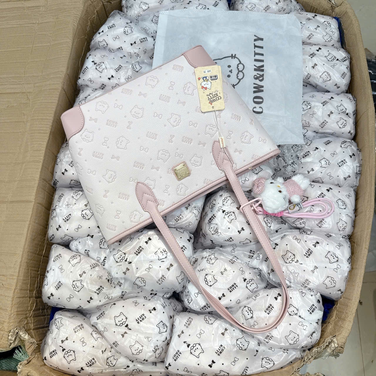 C78 - TÚI XÁCH KITTY PASTEL XANH HỒNG