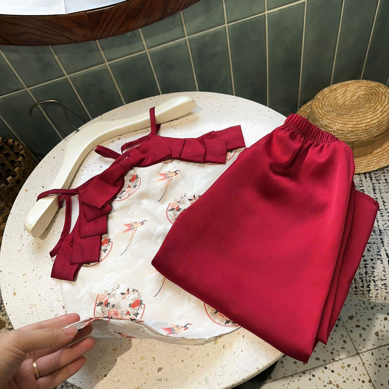 C303 - SET LỤA 2 DÂY NƠ NGỰC QUẦN ĐỎ