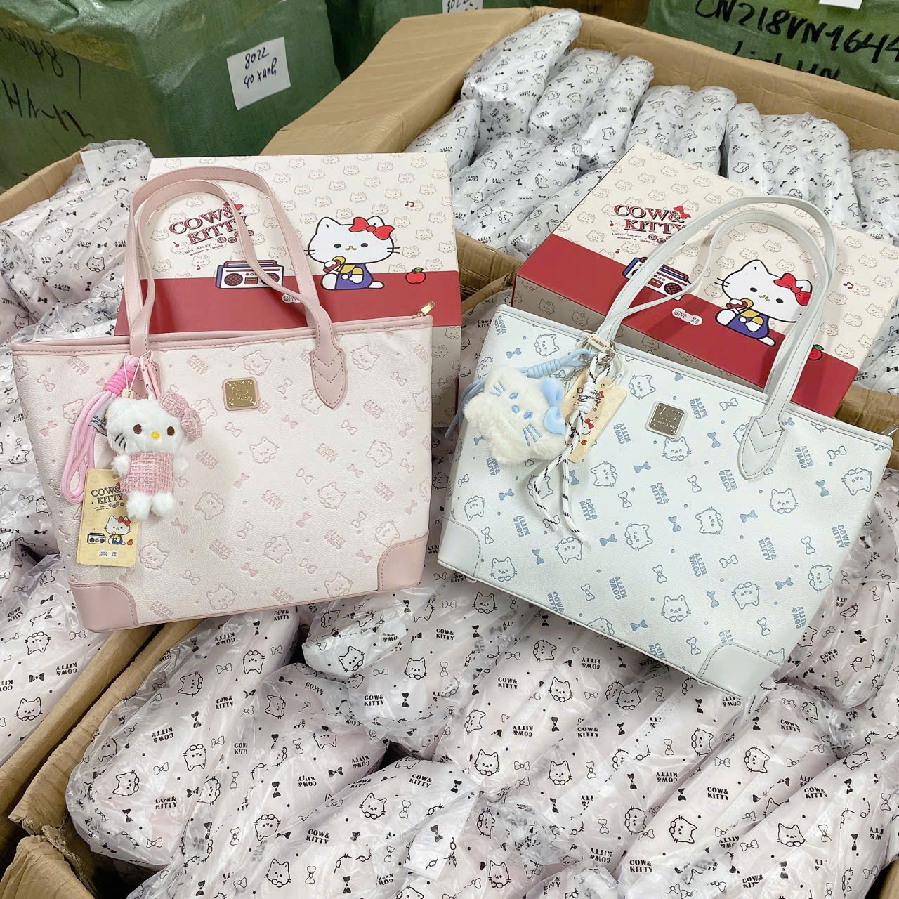 C78 - TÚI XÁCH KITTY PASTEL XANH HỒNG