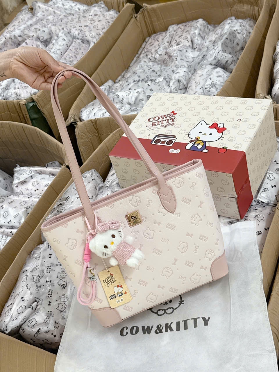 C78 - TÚI XÁCH KITTY PASTEL XANH HỒNG