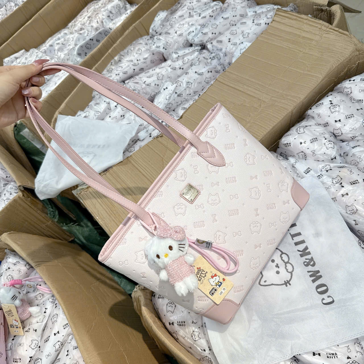 C78 - TÚI XÁCH KITTY PASTEL XANH HỒNG