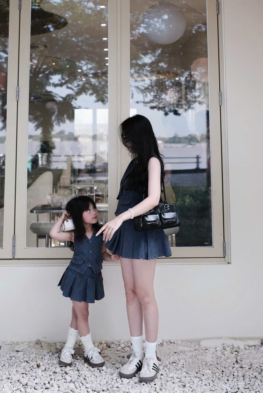 B823 - SET GILE JEAN CHÂN VÁY XẾP LY PHỐI NÚT