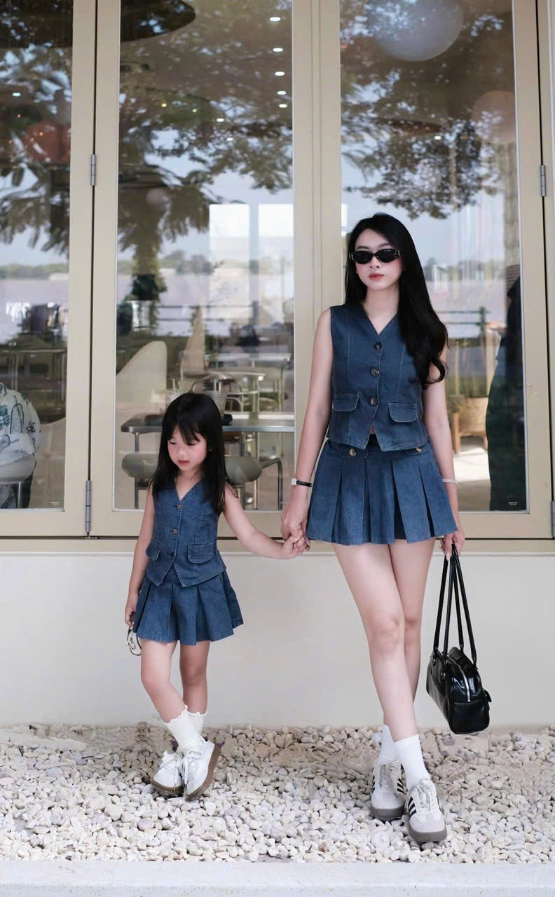 B823 - SET GILE JEAN CHÂN VÁY XẾP LY PHỐI NÚT