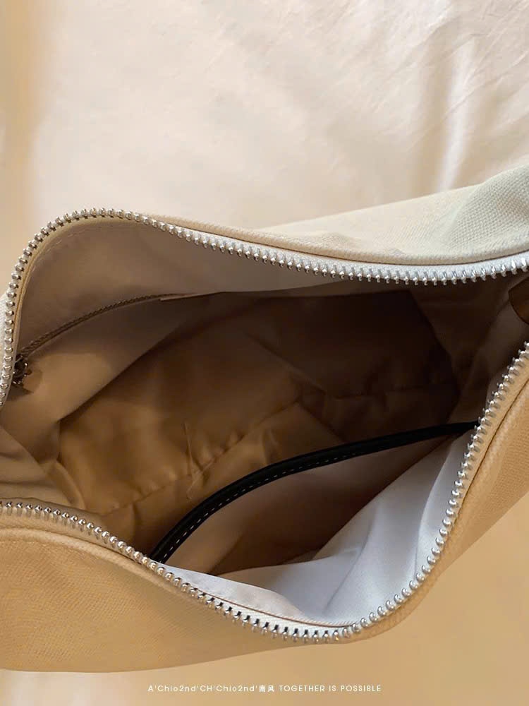 B505 - TÚI XÁCH CHIO SIZE 27 KÈM CHARM GẤU NƠ