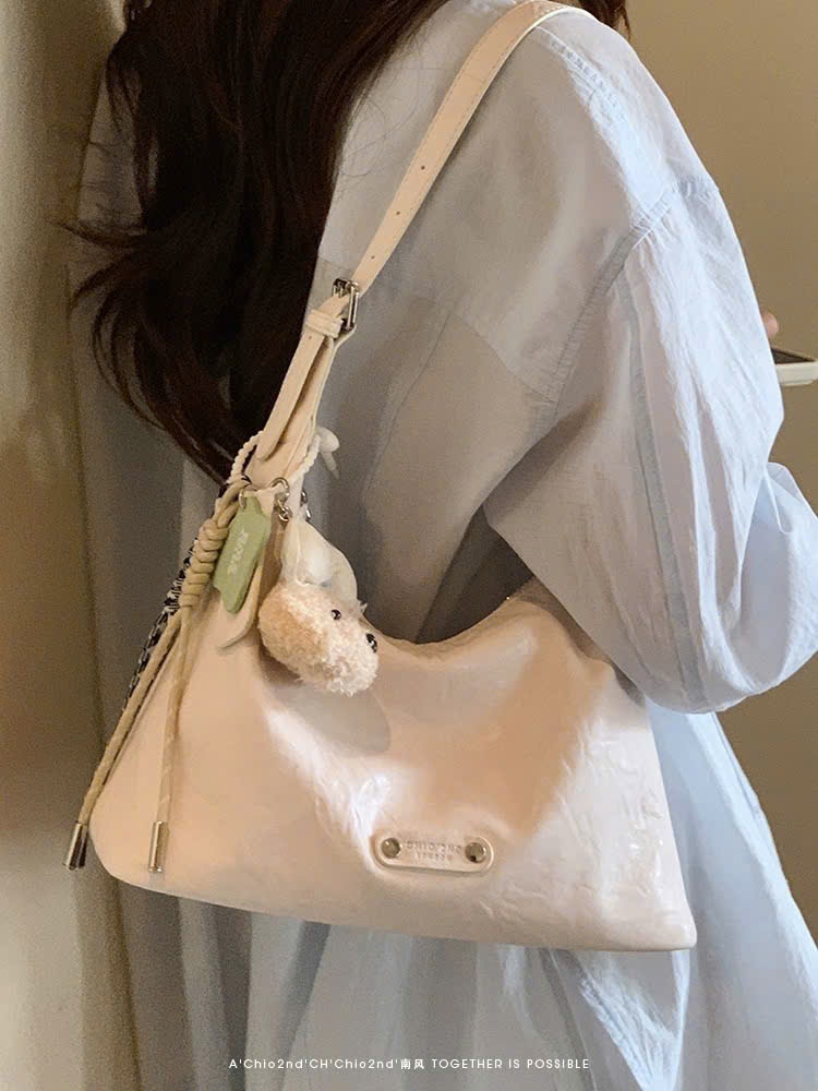 B505 - TÚI XÁCH CHIO SIZE 27 KÈM CHARM GẤU NƠ