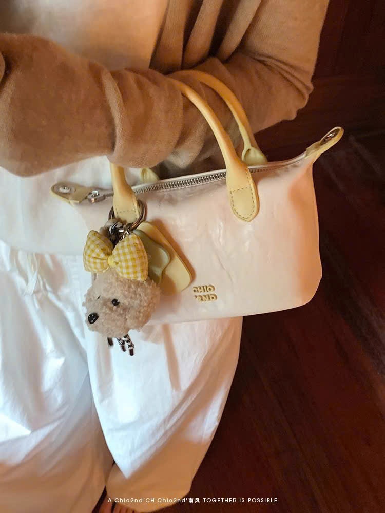A523 - TÚI XÁCH CHIO SIZE 17 KÈM CHARM 4 MÀU