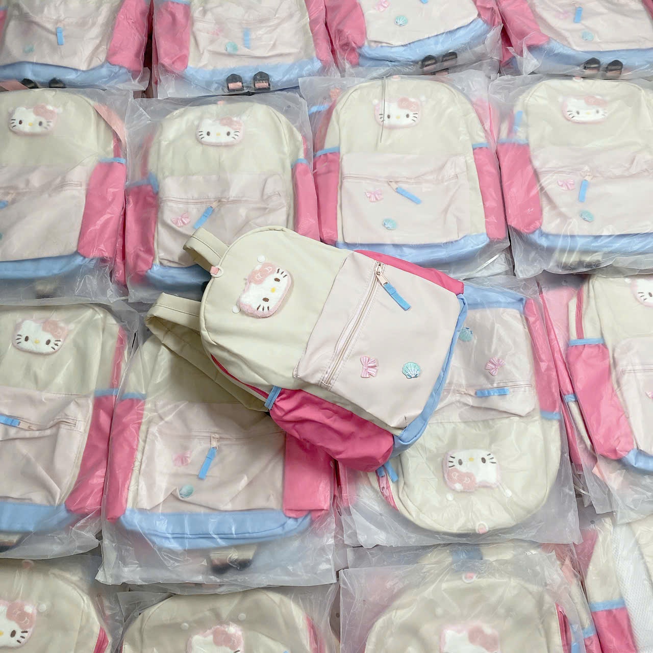 A711 - BA LÔ VẢI KITTY CHO BÉ