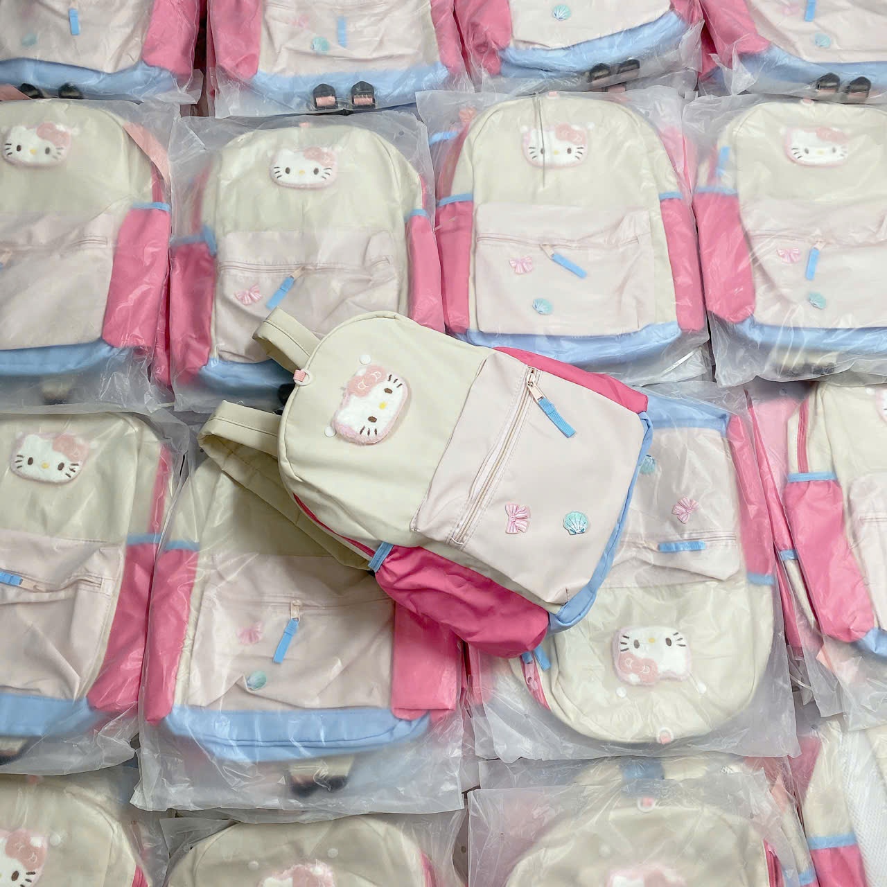 A711 - BA LÔ VẢI KITTY CHO BÉ