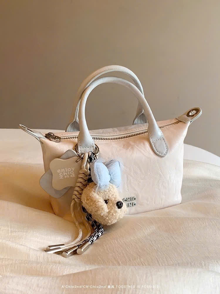 A523 - TÚI XÁCH CHIO SIZE 17 KÈM CHARM 4 MÀU