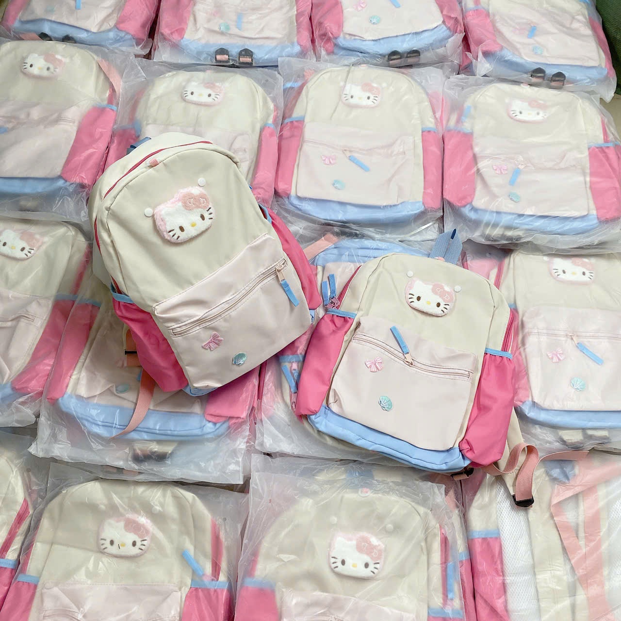 A711 - BA LÔ VẢI KITTY CHO BÉ