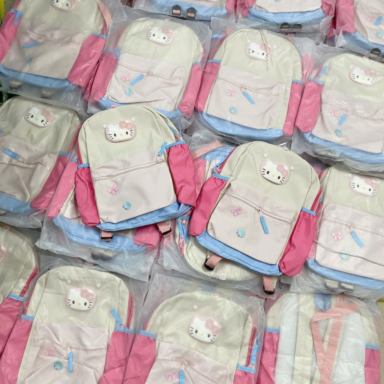 A711 - BA LÔ VẢI KITTY CHO BÉ