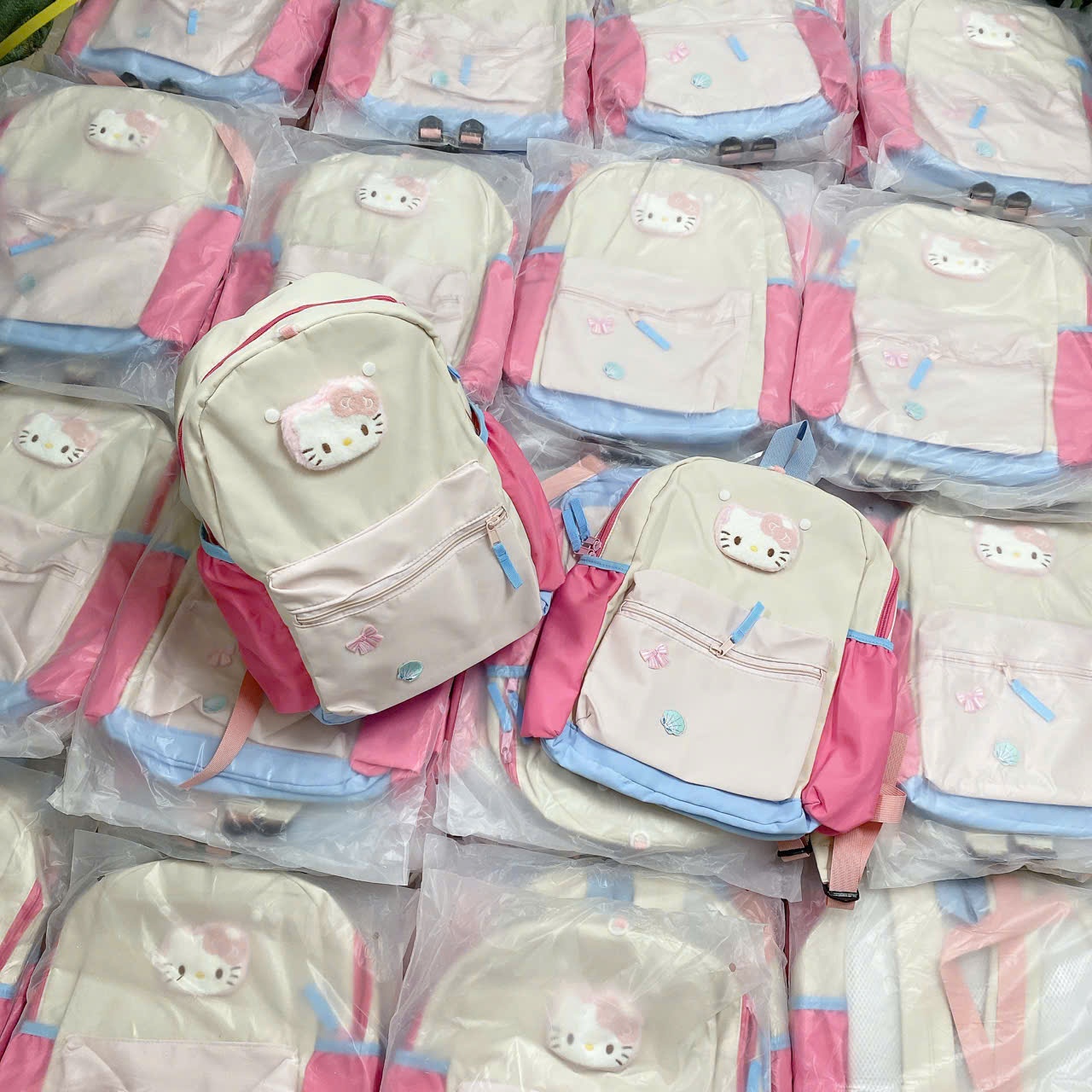 A711 - BA LÔ VẢI KITTY CHO BÉ