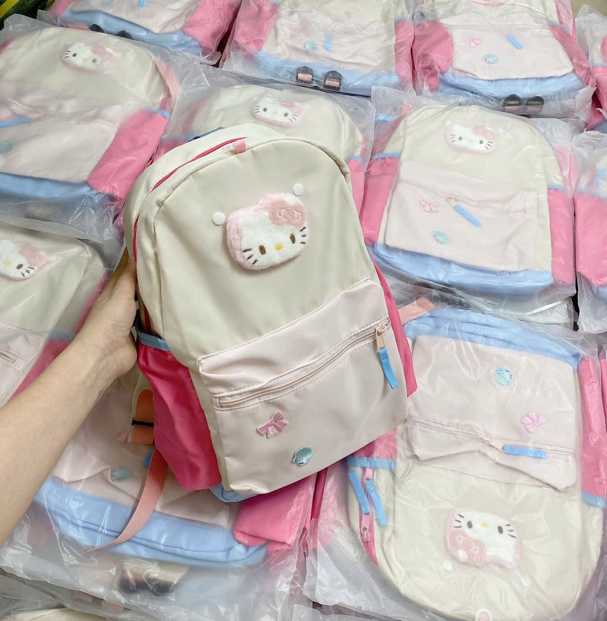 A711 - BA LÔ VẢI KITTY CHO BÉ