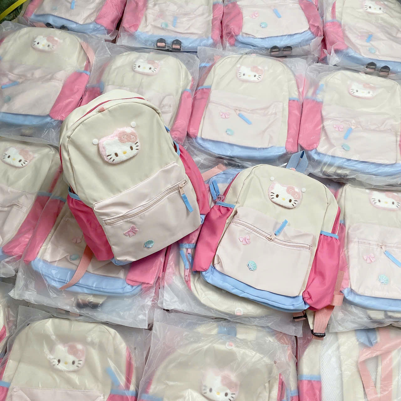 A711 - BA LÔ VẢI KITTY CHO BÉ
