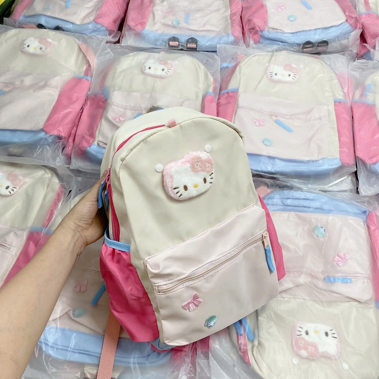 A711 - BA LÔ VẢI KITTY CHO BÉ