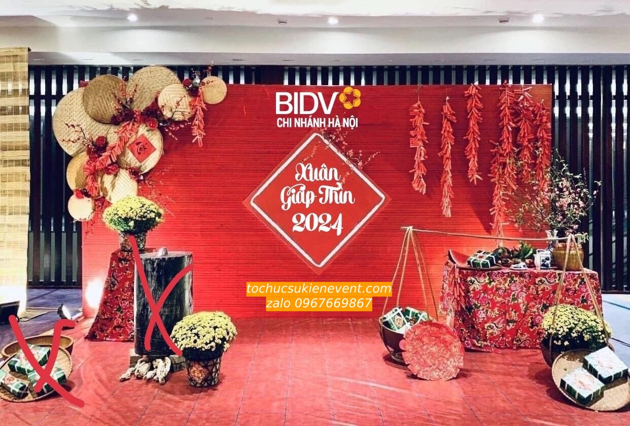 Mẫu trang trí decor tết ngân hàng