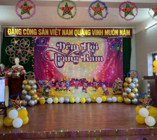 Dịch vụ trang trí bóng bay sân khấu trung thu vàng