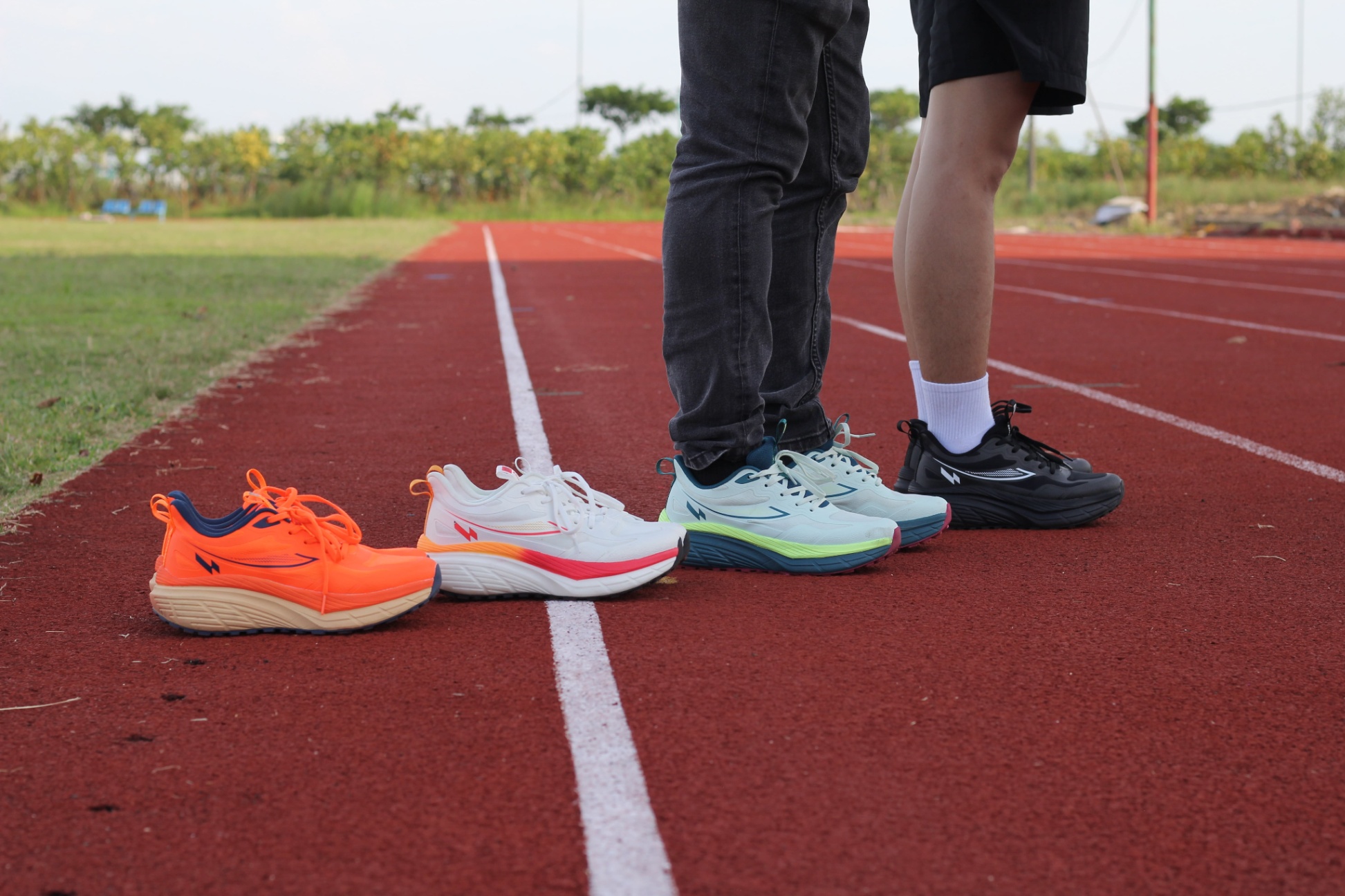 Top 5 thương hiệu giày sneaker Việt Nam đáng mua nhất 2025