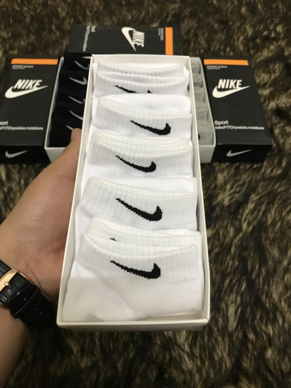 Hộp Tất Nike Trắng