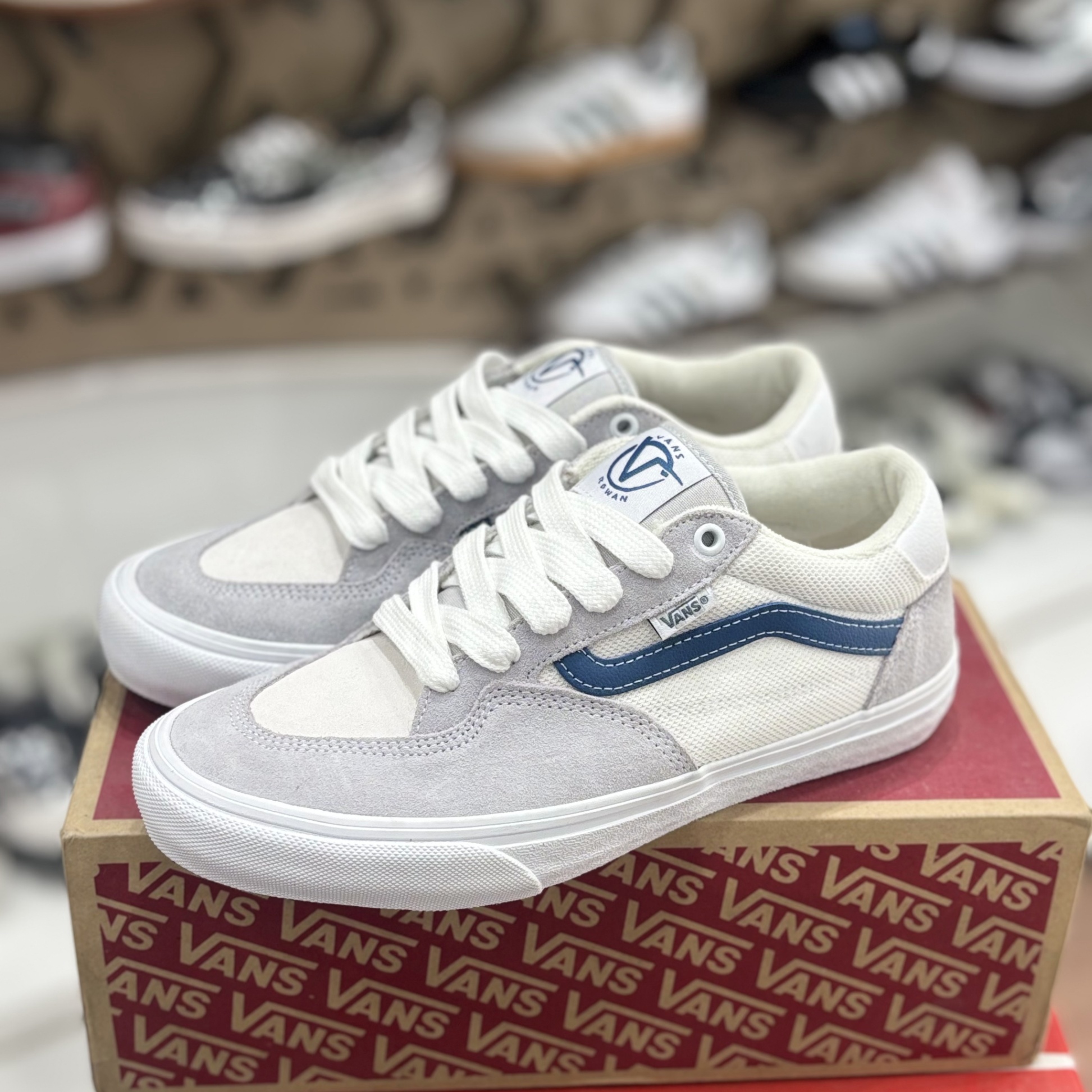 VANS ROWAN SKATEBOARDING GREY