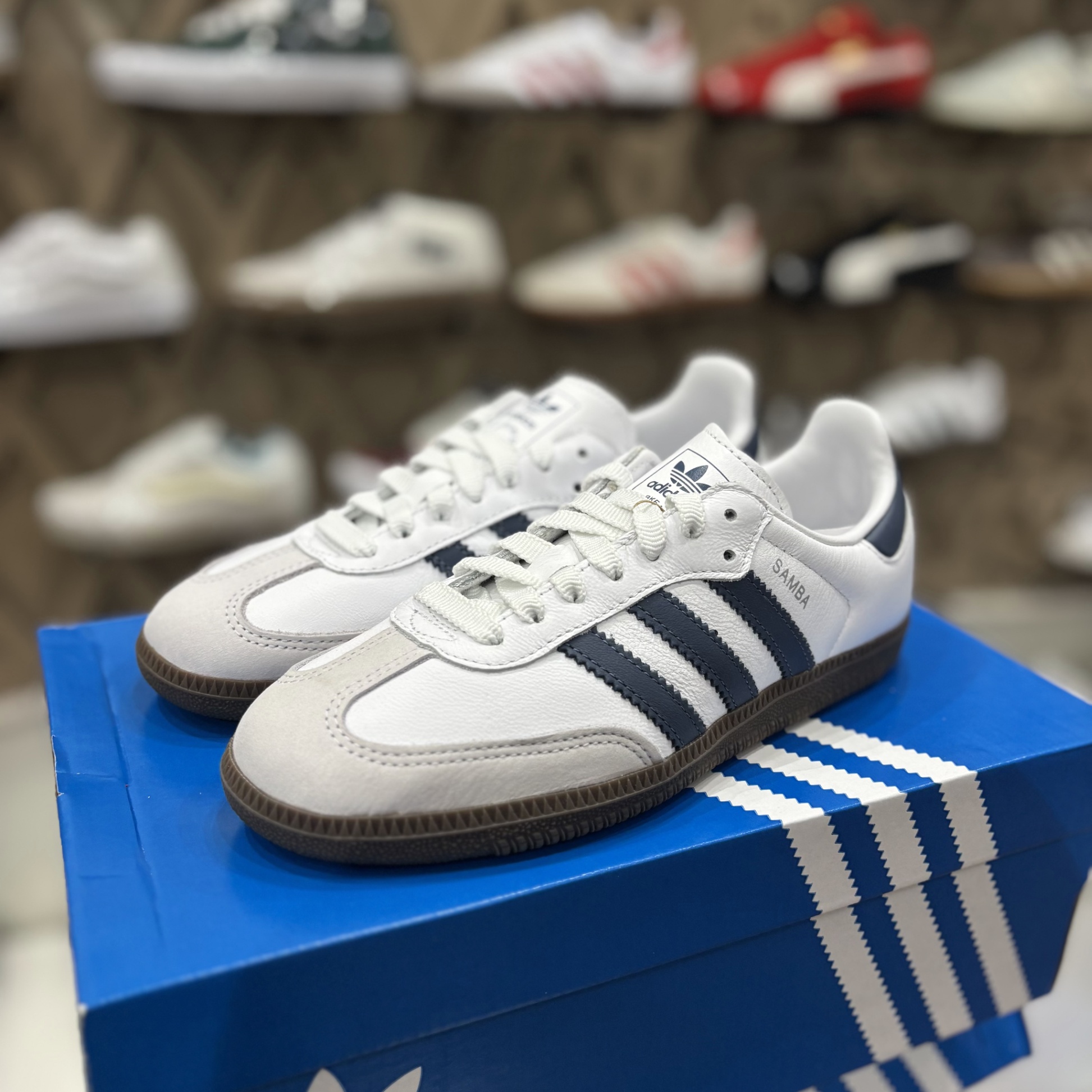 ADIDAS SAMBA OG FTWR WHITE / NIGHT INDIGO / CLEAR GRANITE