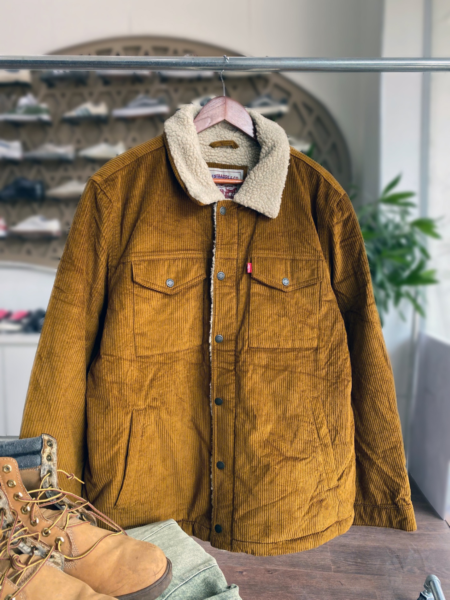 LEV FLEECE LINED TRUCKER CORDUROY JACKET IN YELLOW